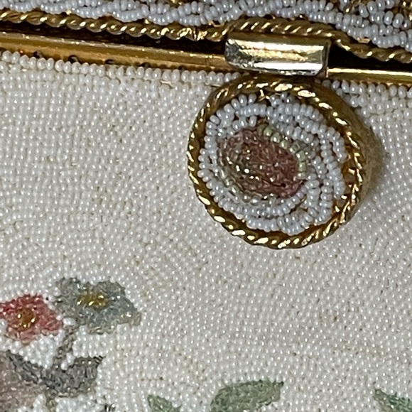 Vintage Beaded Floral Ivory Handbag - Picture 4 of 8